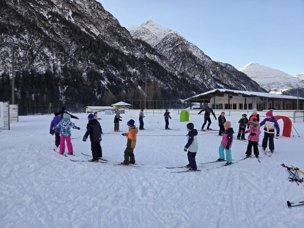 Spiele auf Langlaufski