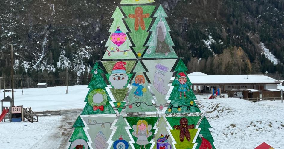 Fensterdeko mit Weihnachtsbaum